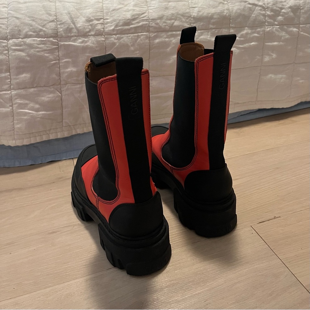 GANNI paprika (red-orange) Black Women's Boots
Size 39 - Picture 4 of 6